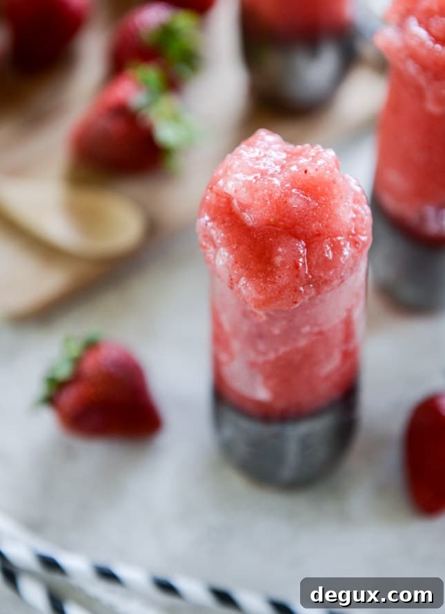 strawberry gin slushie I howsweeteats.com