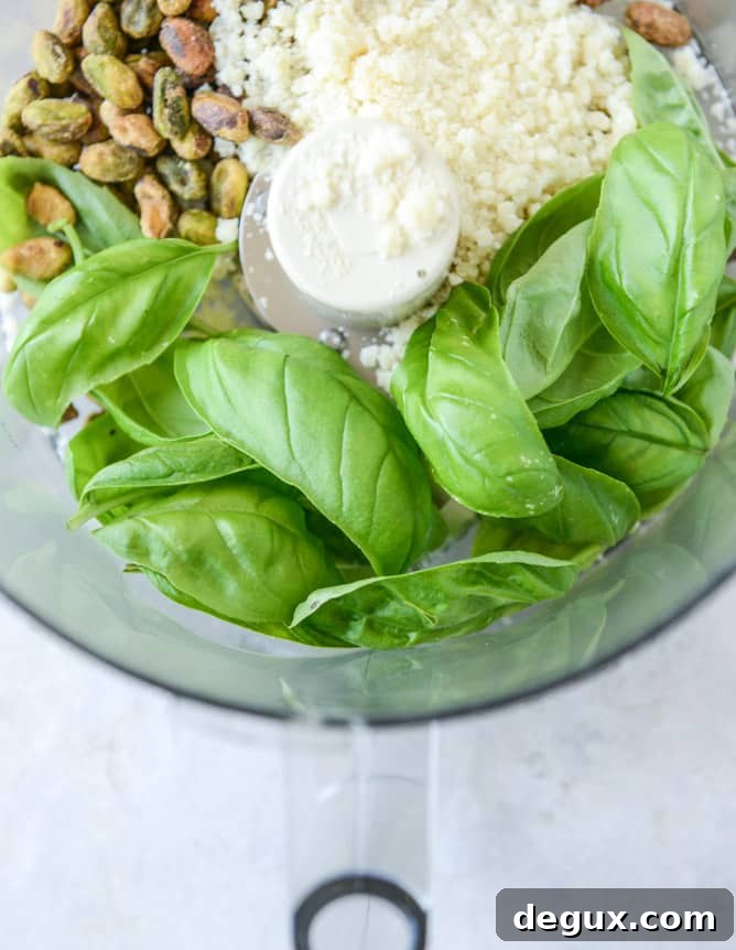 pistachio pesto pizza with fresh mozzarella and honey I howsweeteats.com