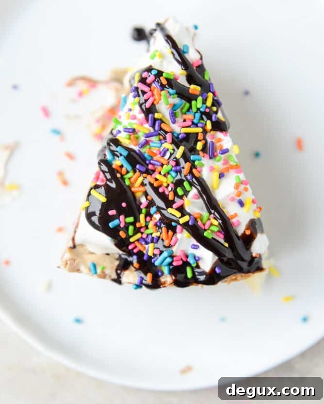 Coffee Ice Cream Sundae Pie with Hot Fudge and Macaroon Crust 6 coffee ice cream sundae pie with a macaroon crust I howsweeteats.com