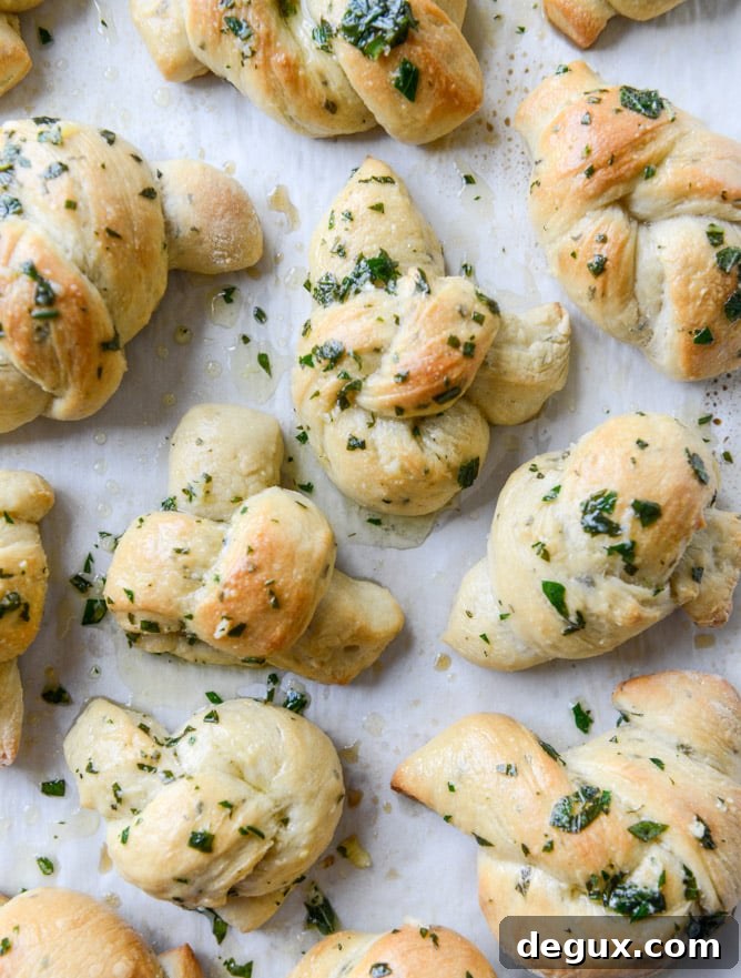 Brown Butter Garlic Herb Knots: Crispy, Savory Dinner Rolls 7 brown butter herb garlic knots I howsweeteats.com