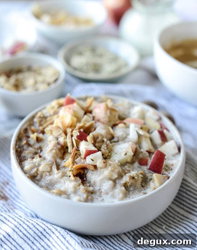 slow cooker apple cinnamon oatmeal with maple cream I howsweeteats.com