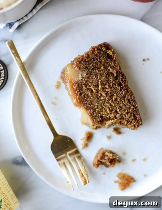 Caramelized Pear Upside-Down Bread Recipe for Fall Baking 13 caramelized upside down pear bread I howsweeteats.com