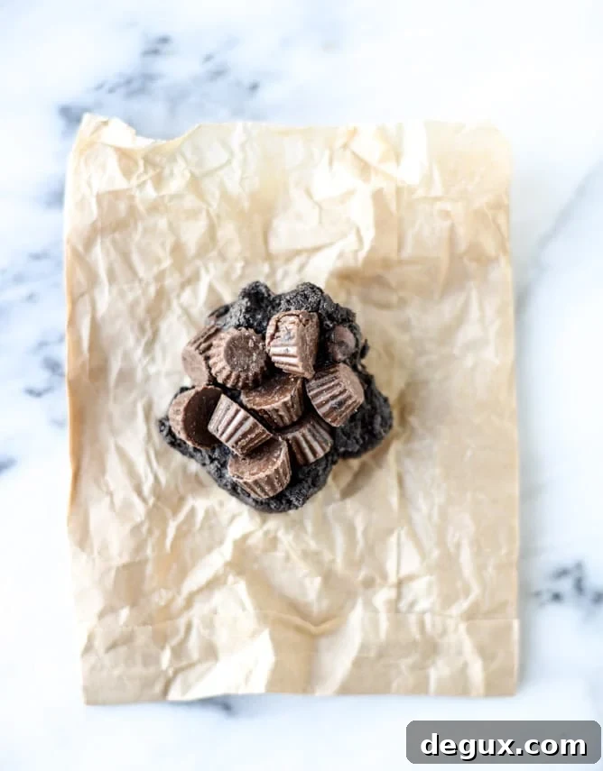 double dark chocolate peanut butter cup cookies I howsweeteats.com