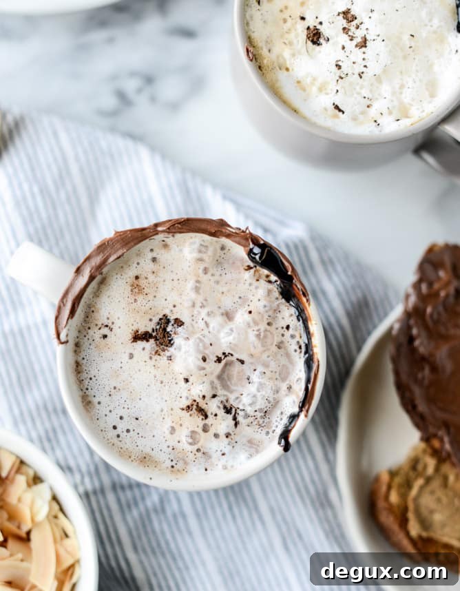 Nutella Latte Recipe: How to Make a Creamy Chocolate-Hazelnut Coffee 2 how to make a nutella latte I howsweeteats.com