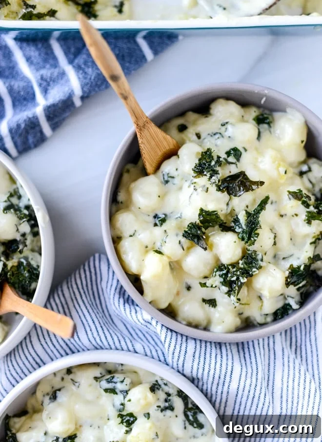Gnocchi Mac and Cheese with Crispy Kale Crunch 2 gnocchi mac and cheese with crispy kale I howsweeteats.com