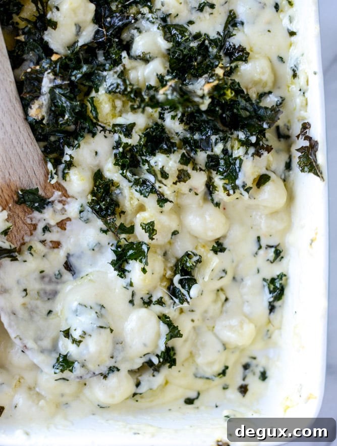 Gnocchi Mac and Cheese with Crispy Kale Crunch 7 gnocchi mac and cheese with crispy kale I howsweeteats.com