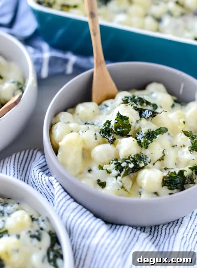 Gnocchi Mac and Cheese with Crispy Kale Crunch 9 gnocchi mac and cheese with crispy kale I howsweeteats.com