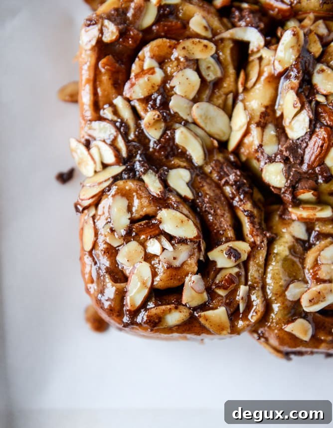nutella sticky buns with nutella caramel I howsweeteats.com