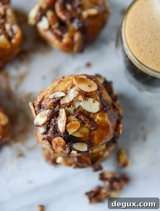 nutella sticky buns with nutella caramel I howsweeteats.com