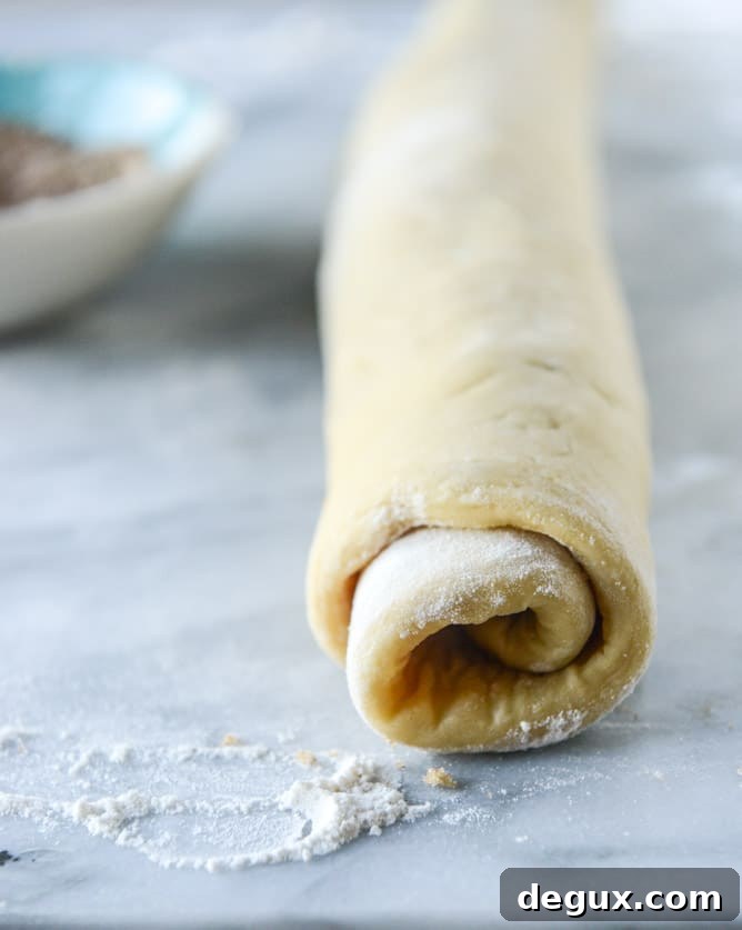 nutella sticky buns with nutella caramel I howsweeteats.com