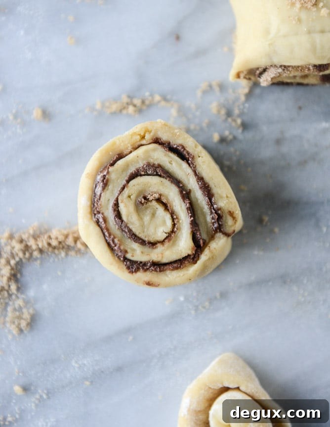 nutella sticky buns with nutella caramel I howsweeteats.com