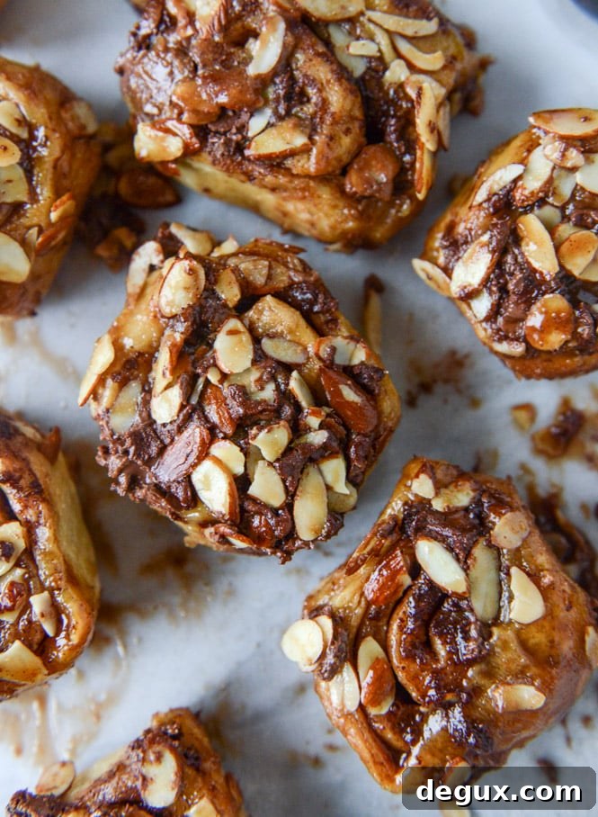 nutella sticky buns with nutella caramel I howsweeteats.com