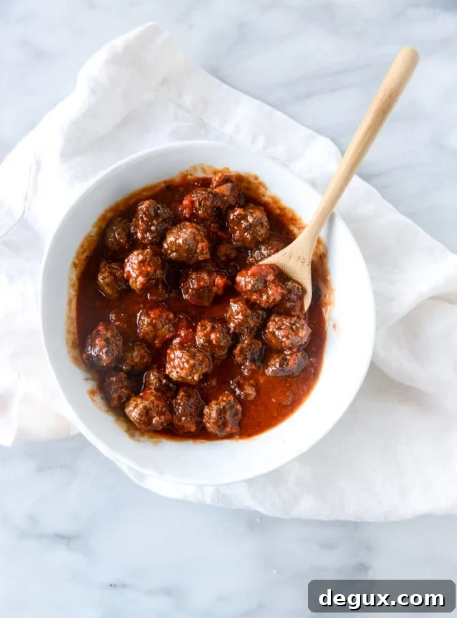 cheesy bucatini pie with mini meatballs I howsweeteats.com
