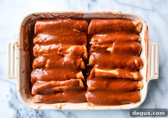 Dream-Worthy Cheese Enchiladas Recipe 3 the best cheese enchiladas with homemade sauce I howsweeteats.com