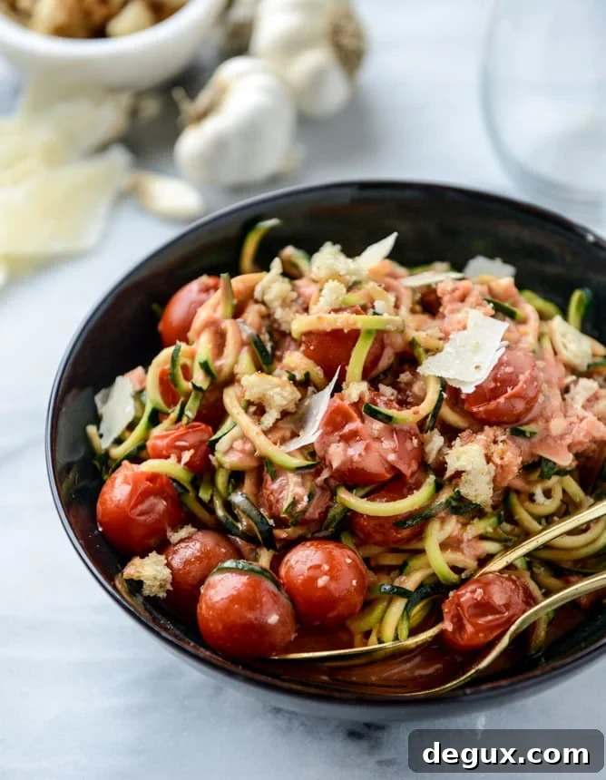 zucchini noodles with garlic tomato cream sauce + breadcrumbs I howsweeteats.com