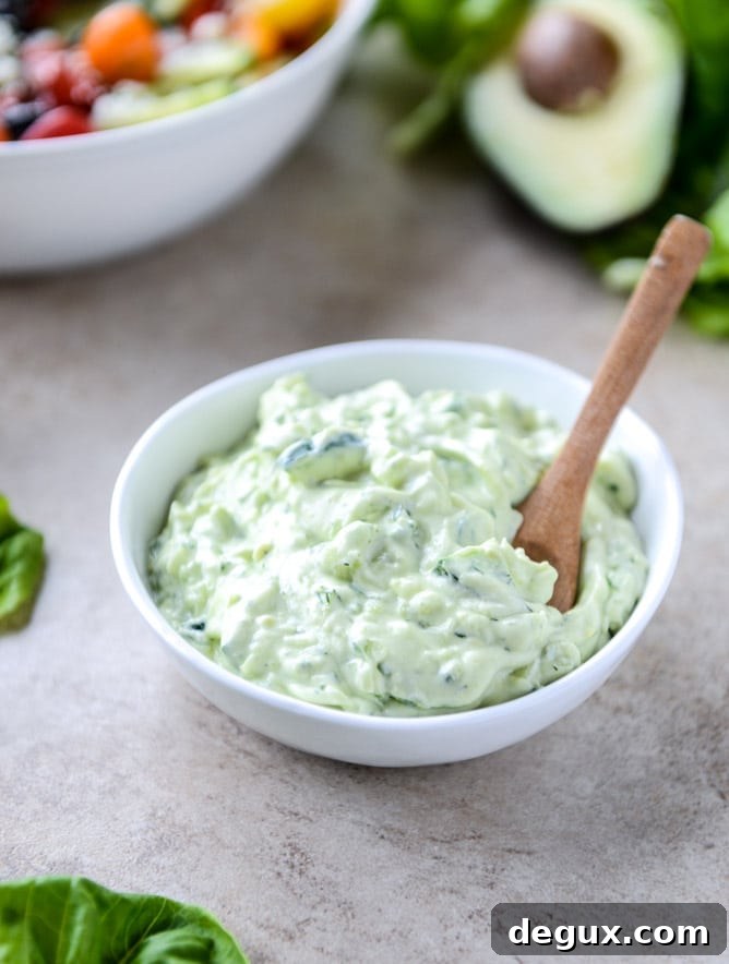 greek chicken lettuce cups with avocado tzatziki I howsweeteats.com