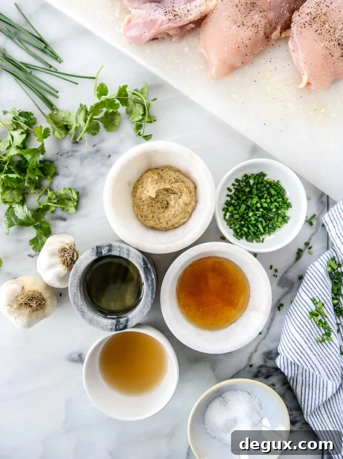 Honey Dijon Skillet Chicken with Garlic and Thyme 3 easy honey dijon skillet chicken I howsweeteats.com