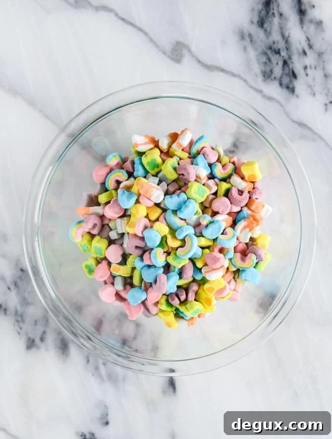 Cereal Milk Chia Pudding with Lucky Charms Crumble 4 cereal milk chia pudding with lucky charms crumbs I howsweeteats.com