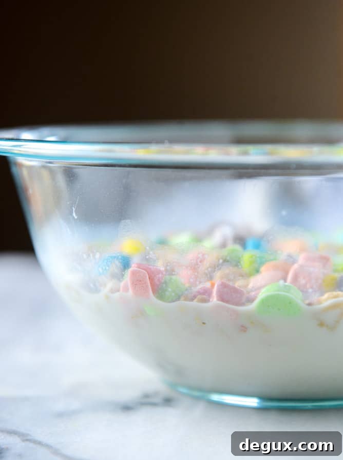 Cereal Milk Chia Pudding with Lucky Charms Crumble 6 cereal milk chia pudding with lucky charms crumbs I howsweeteats.com