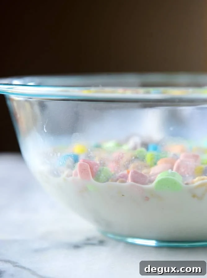 Cereal Milk Chia Pudding with Lucky Charms Crumble 6 cereal milk chia pudding with lucky charms crumbs I howsweeteats.com