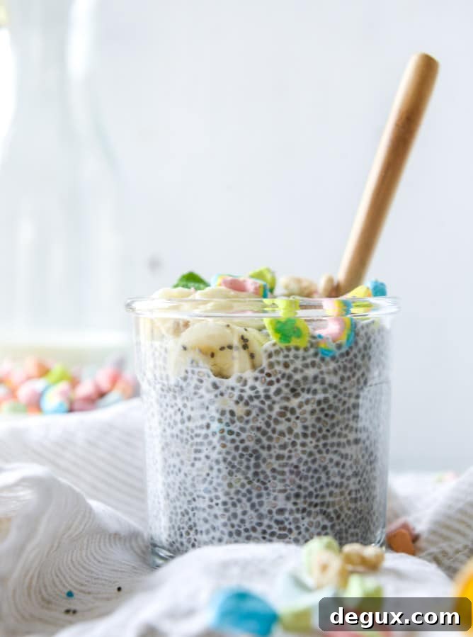 Cereal Milk Chia Pudding with Lucky Charms Crumble 8 cereal milk chia pudding with lucky charms crumbs I howsweeteats.com