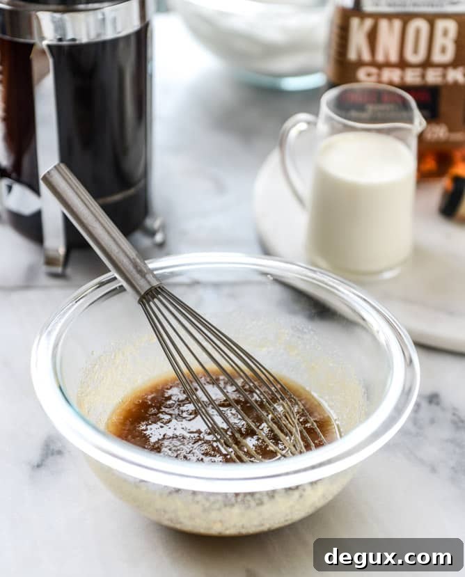 iced whiskey coffees with whiskey syrup I howsweeteats.com