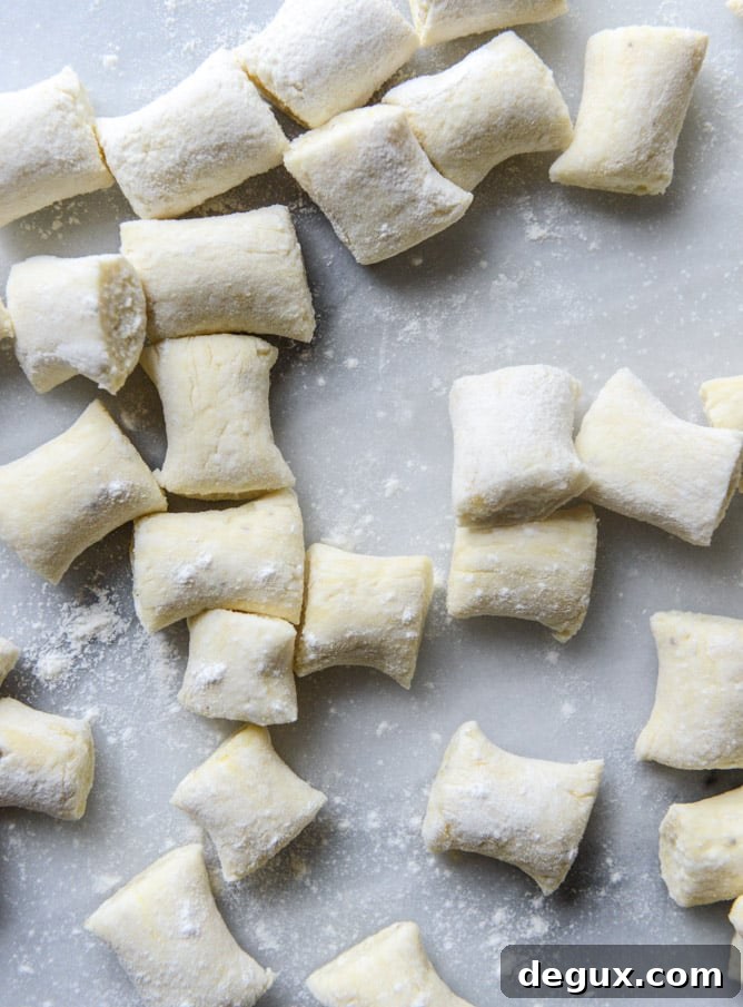 homemade ricotta gnocchi with asparagus pesto I howsweeteats.com
