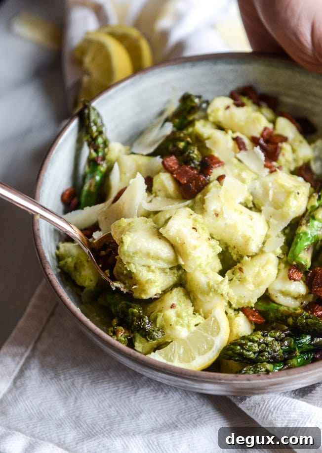 homemade ricotta gnocchi with asparagus pesto I howsweeteats.com