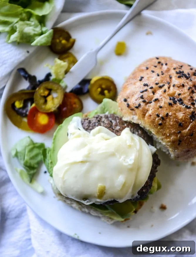 how to make queso cheese burgers I howsweeteats.com