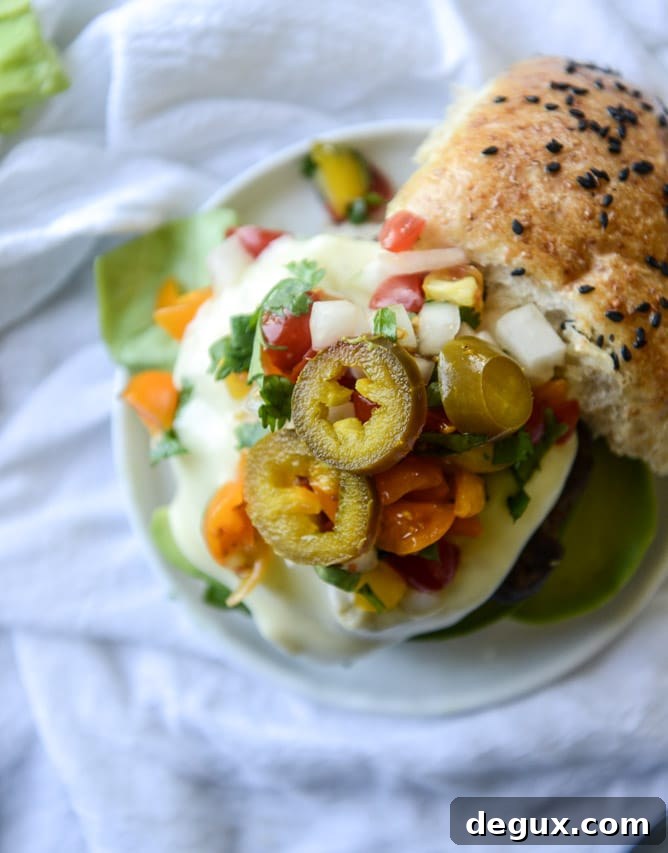 how to make queso cheese burgers I howsweeteats.com
