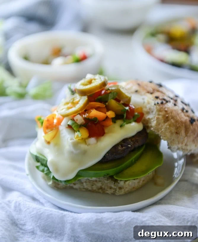 how to make queso cheese burgers I howsweeteats.com
