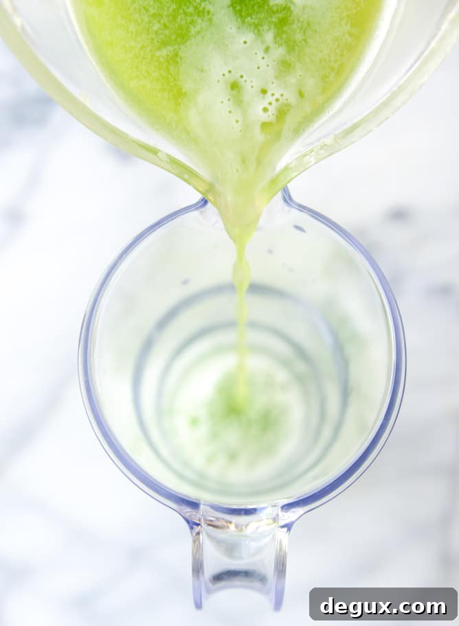 cucumber vodka soda I howsweeteats.com