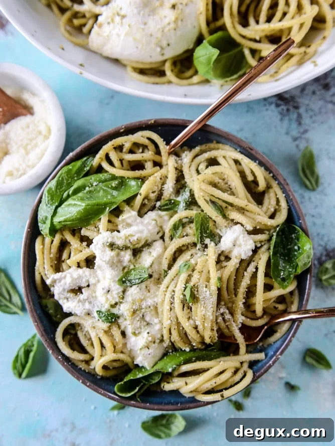 Bucatini with Creamy Burrata and Fresh Pesto 2 pesto pasta with burrata I howsweeteats.com