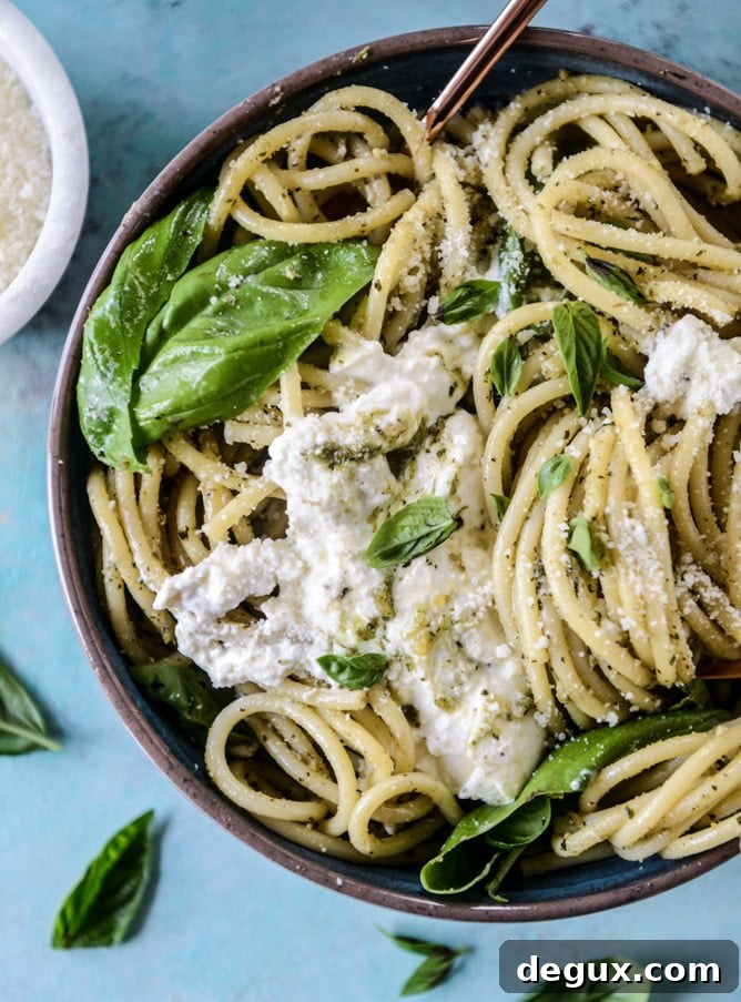 Bucatini with Creamy Burrata and Fresh Pesto 7 pesto pasta with burrata I howsweeteats.com