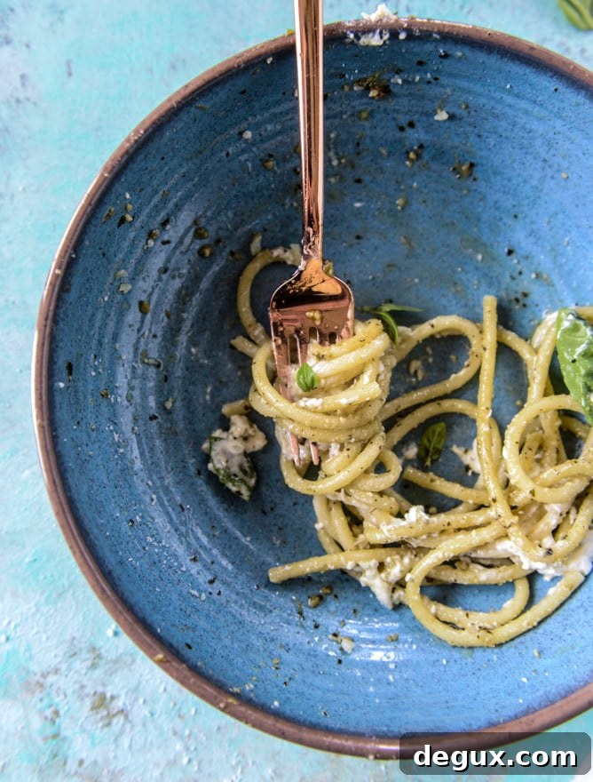 Bucatini with Creamy Burrata and Fresh Pesto 10 pesto pasta with burrata I howsweeteats.com