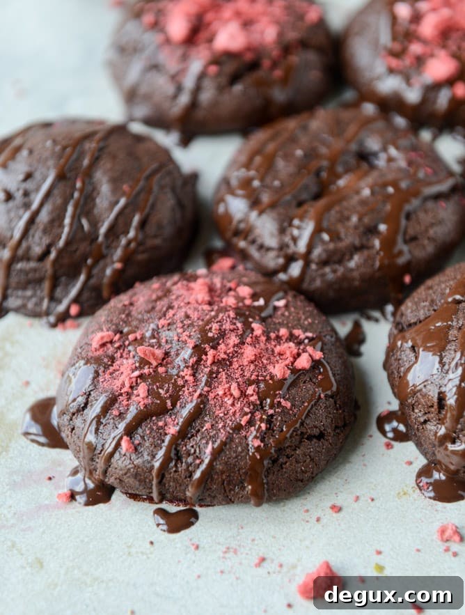 double chocolate chunk raspberry stuffed cookies by @howsweeteats I howsweeteats.com