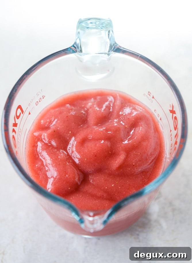 lava flow cocktail pops by @howsweeteats I howsweeteats.com
