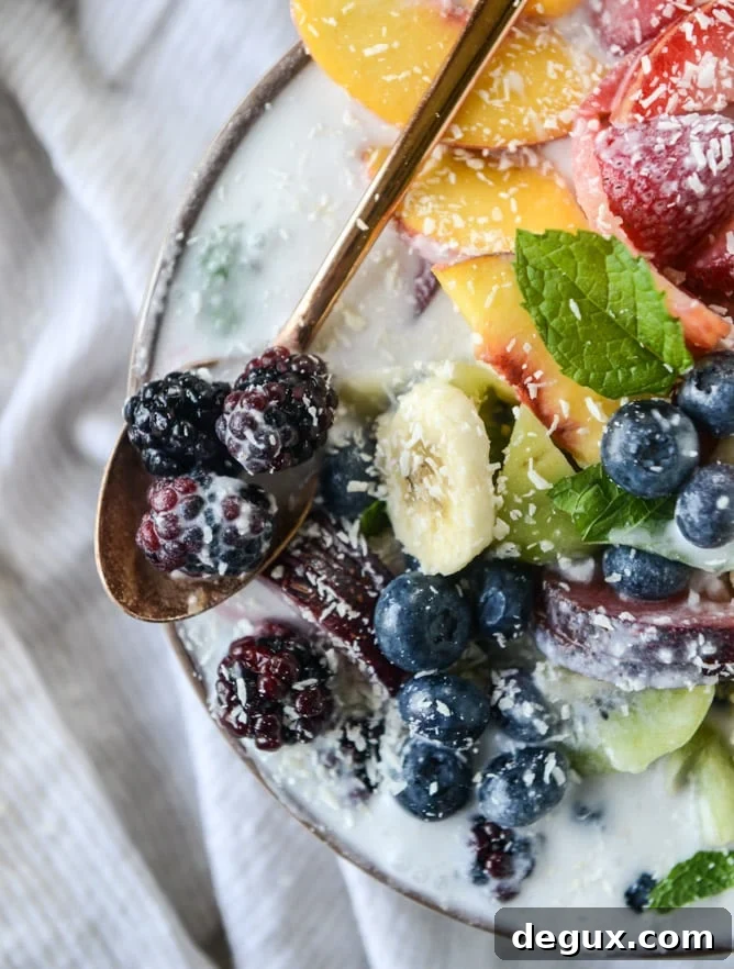 rainbow coconut smoothie bowls by @howsweeteats I howsweeteats.com