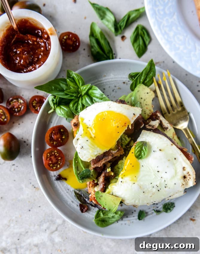avocado, bacon and egg toast with quick tomato jam by @howsweeteats I howsweeteats.com
