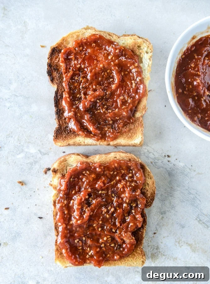 avocado, bacon and egg toast with quick tomato jam by @howsweeteats I howsweeteats.com