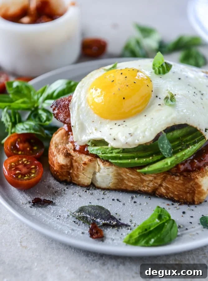 avocado, bacon and egg toast with quick tomato jam by @howsweeteats I howsweeteats.com