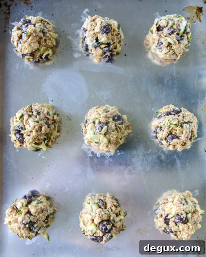 Chewy Oatmeal Zucchini Cookies Recipe for Soft, Moist Treats 4 chewy oatmeal zucchini chocolate chip cookies I howsweeteats.com