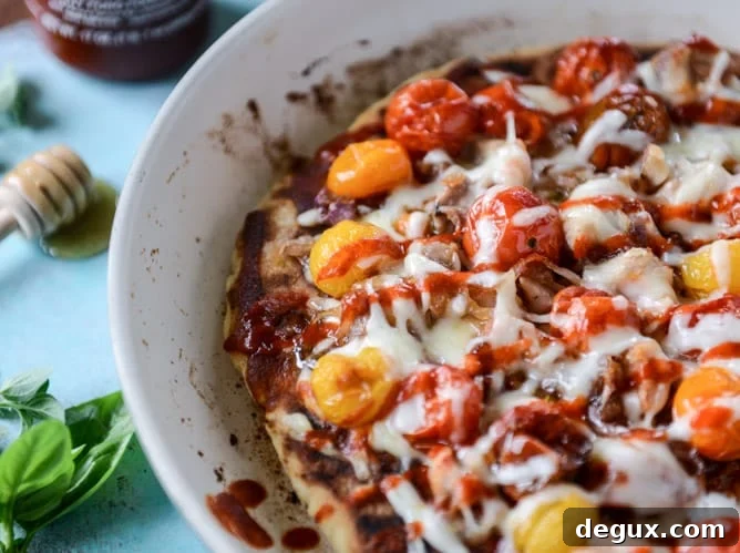 honey sriracha chicken flatbread I howsweeteats.com