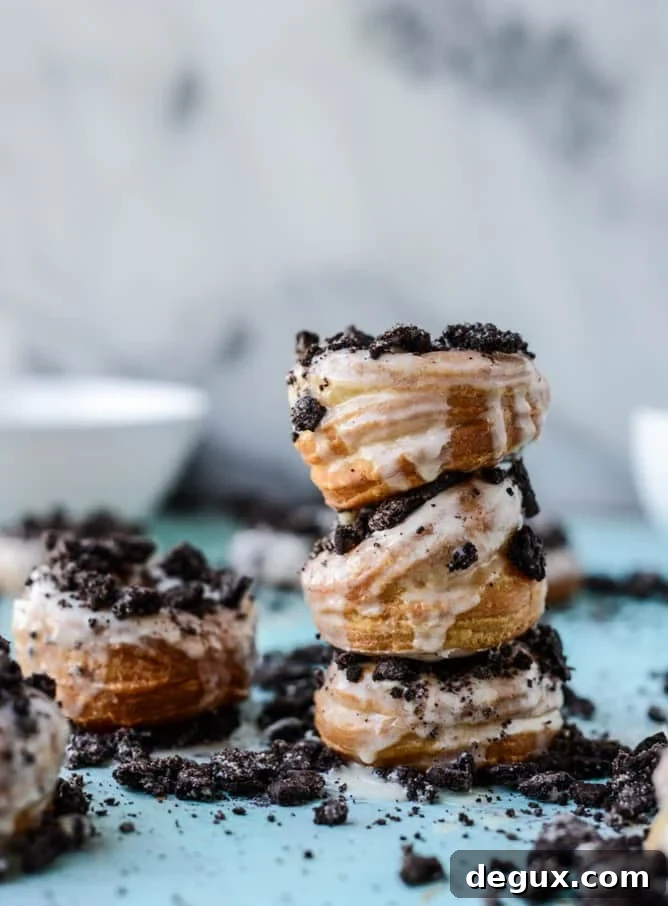 Cookies and Cream Filled Puff Pastry Donuts 2 cookies & cream puff pastry doughnuts by @howsweeteats I howsweeteats.com