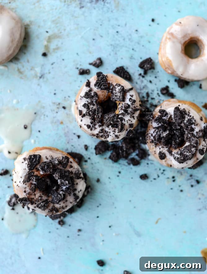 Cookies and Cream Filled Puff Pastry Donuts 5 cookies & cream puff pastry doughnuts by @howsweeteats I howsweeteats.com