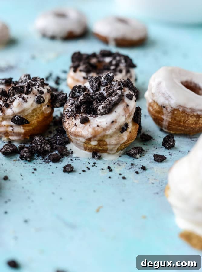 Cookies and Cream Filled Puff Pastry Donuts 6 cookies & cream puff pastry doughnuts by @howsweeteats I howsweeteats.com