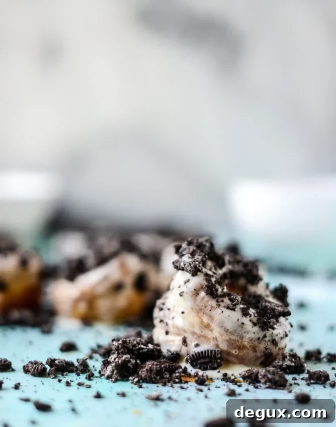 Cookies and Cream Filled Puff Pastry Donuts 7 cookies & cream puff pastry doughnuts by @howsweeteats I howsweeteats.com