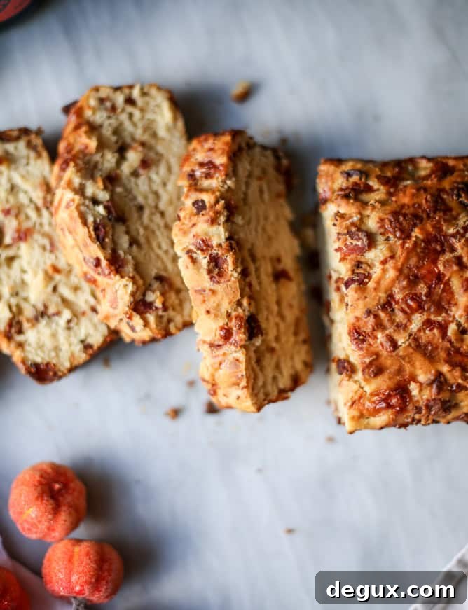 pumpkin cider beer bread with bacon and cheddar I howsweeteats.com
