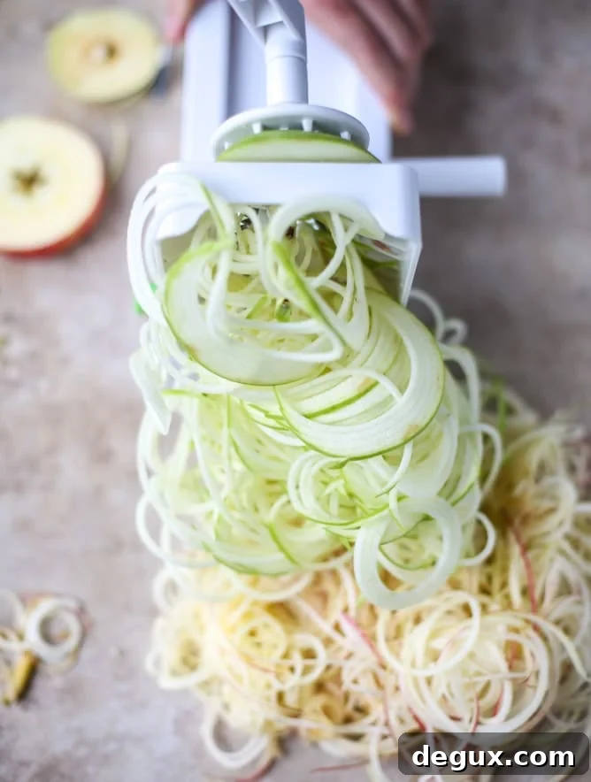 smoky pulled pork sandwiches with spiralized apple slaw I howsweeteats.com