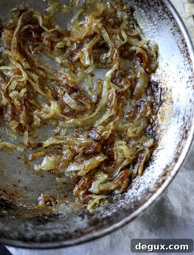 Gruyère Mac and Cheese with Sweet Caramelized Onions 4 gruyere mac and cheese with caramelized onions I howsweeteats.com